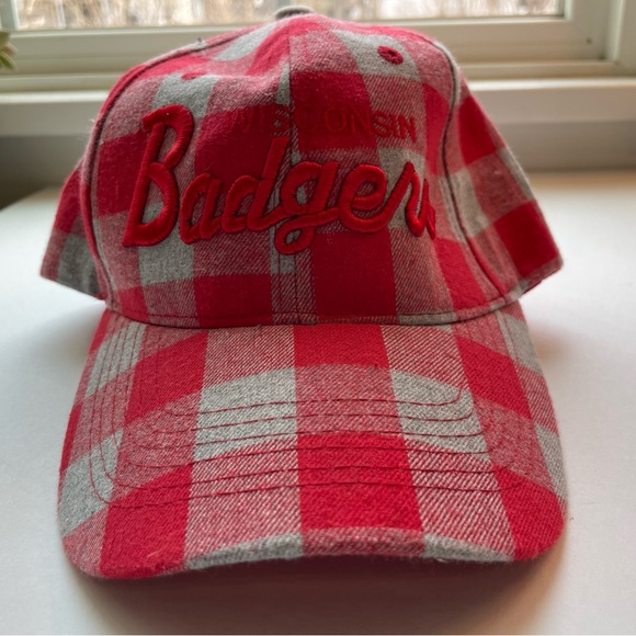 Wisconsin Badger red plaid embroidered hat. - Picture 3 of 6